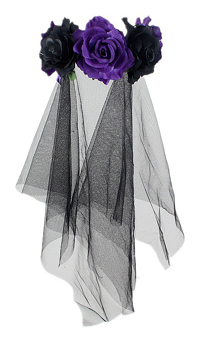 Ободок с черно-фиолетовыми цветами и фатой