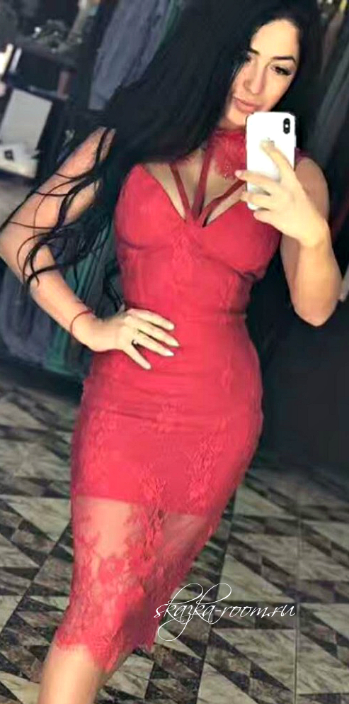 Бандажное платье с тонким кружевом (красное)