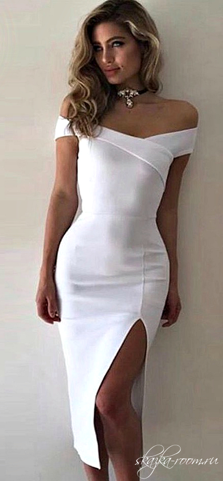 Бандажное платье с открытыми плечами миди (белое)