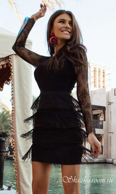 Платье с бахромой с кружевными рукавами (черное)