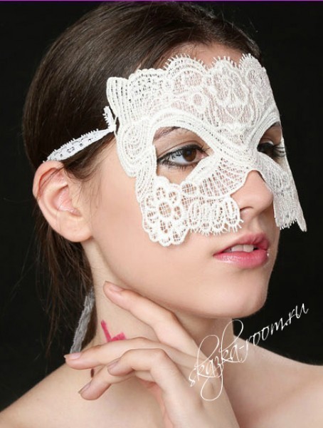 Кружевная маска Сова (белая)