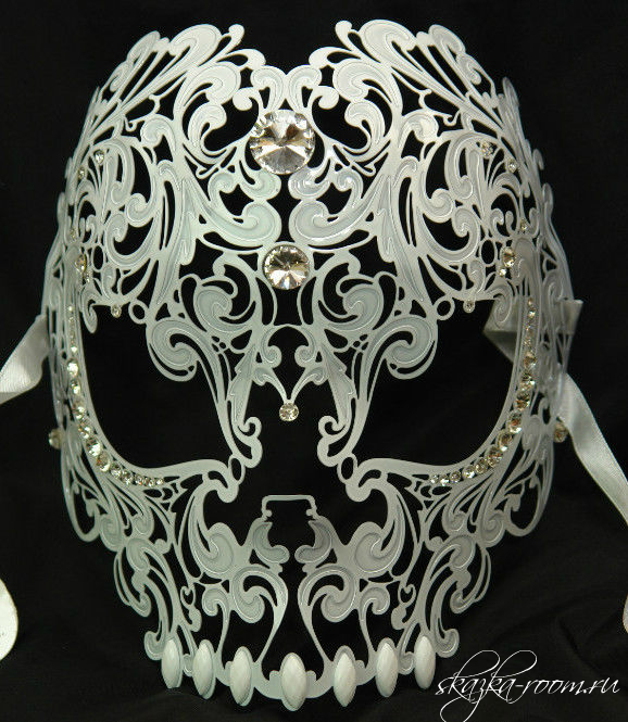 Металлическая маска Череп (белая)