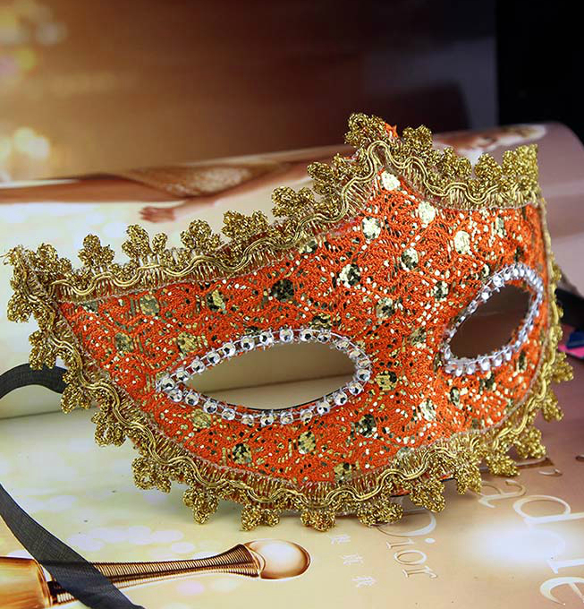 Венецианская маска Виттория (оранжевая)