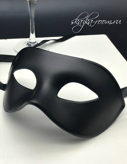 Маскарадная классическая маска (матовая, черная)