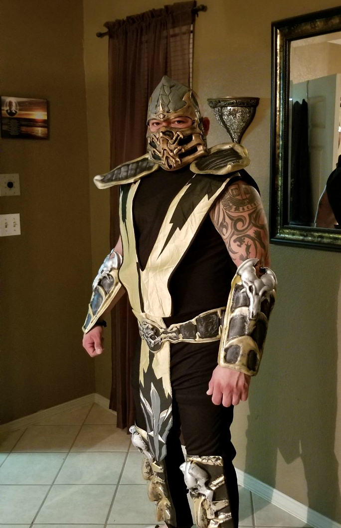 Как одевается скорпион. Скорпион мортал комбат костюм. Мортал комбат 11 Скорпион костюмы. Костюм скорпиона из мортал комбат 11. Костюм скорпиона из Mortal Kombat 11.
